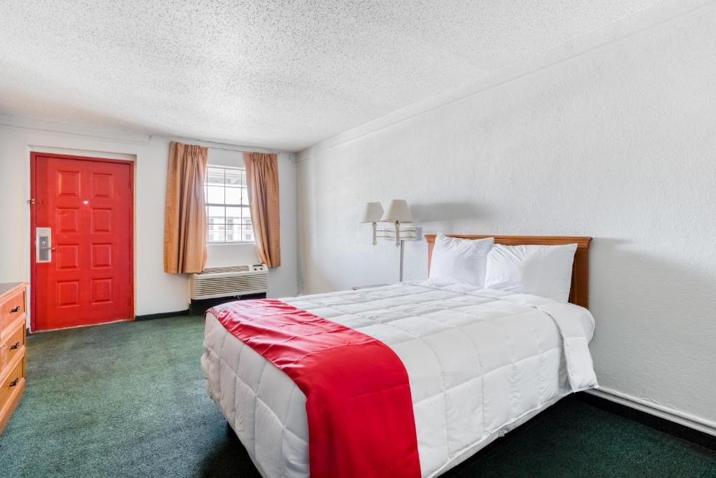 Comfortable Guest Room